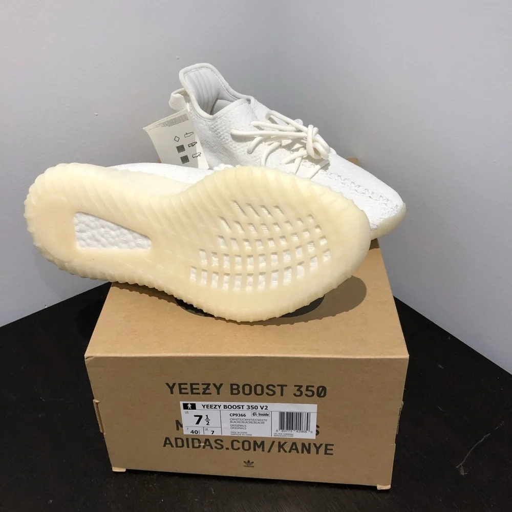 Adidas Yeezy Boost 350 V2 - Picture 4 of 6